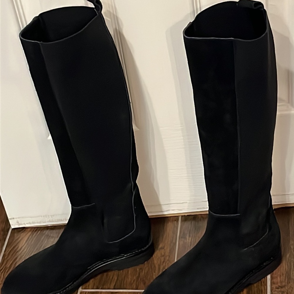 NWOT Donald Pliner Naala Riding Boots. Black size 6.5 M. Suede and Elastic sides